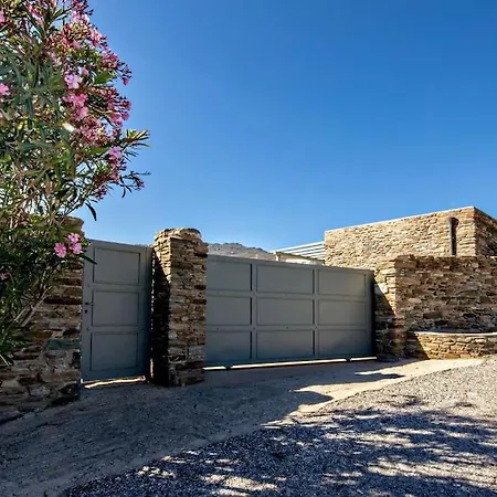 M. 5 Hébergement de vacances *